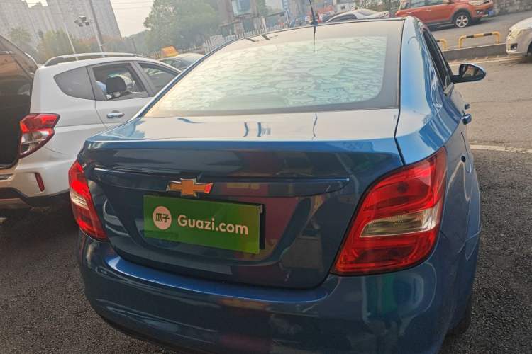 Used Chevrolet Aveo Sonic 2014 Sedan 1.4SL AT Stylish Sunroof Edition
