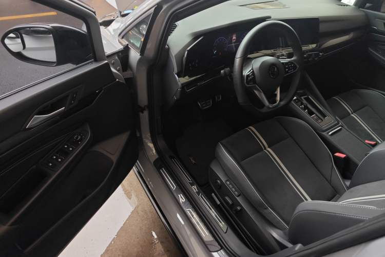 Used Volkswagen Golf 2021 280TSI DSG R-Line
