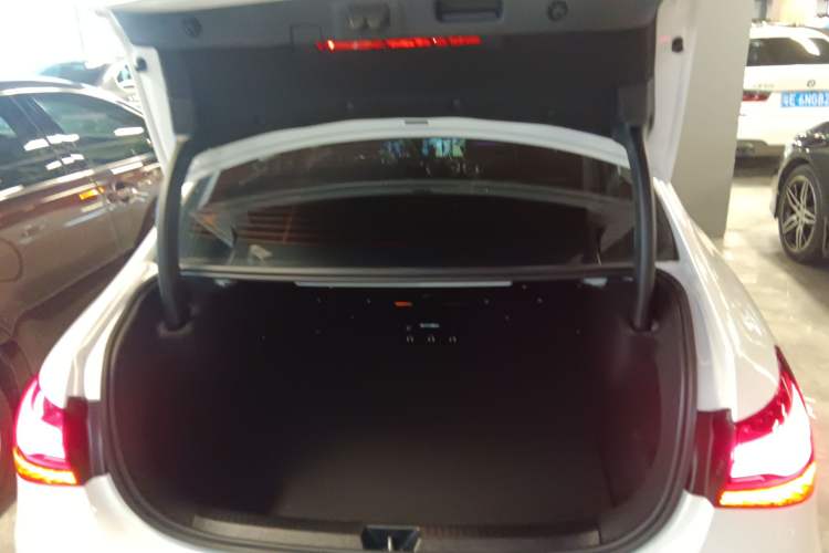 Used Mercedes-Benz A-Class 2024 Updated A 200 L Fashion Version
