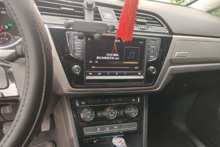 Used Volkswagen Touran 2018 Volkswagen Touran L 280TSI DSG Comfort Edition 7 Seats China V Emission Standard Audio And AC Panel