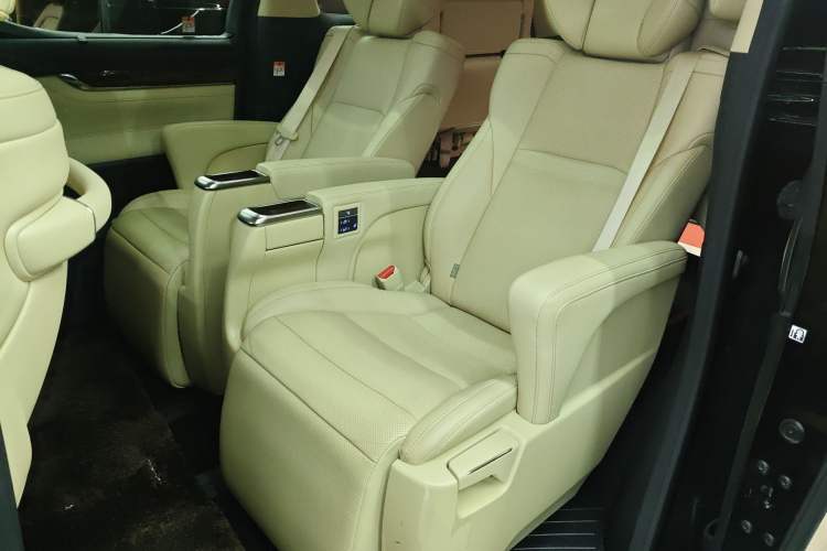 Used Toyota Alphard 2021 Dual-Engine 2.5L Luxury Edition Left Rear Seat