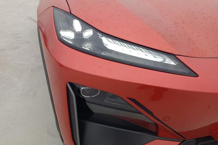 Used Deepal S07 2024 215Max Qiankun Intelligent Driving ADS SE Range-Extended Version Right Front Headlight