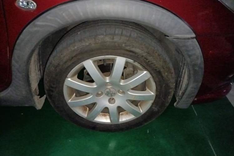 Used Peugeot 307 2013 1.6L Automatic CROSS Right Front Wheel Hub