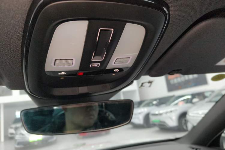 Used Volvo XC60 New Energy 2025 Plug-in Hybrid Long-Range All-Wheel Drive Smart Luxury Edition