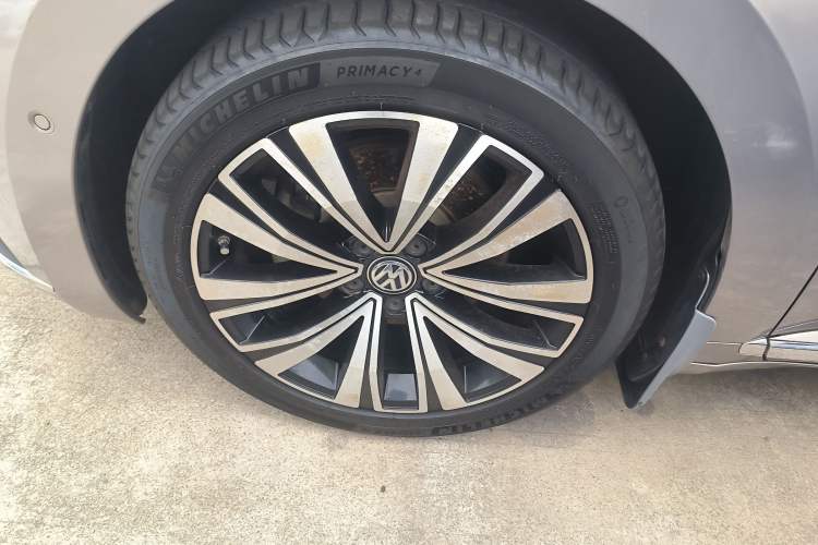 Used Volkswagen FAW-Volkswagen CC 2019 380TSI Yeyan Edition China V Standard Left Front Wheel Hub