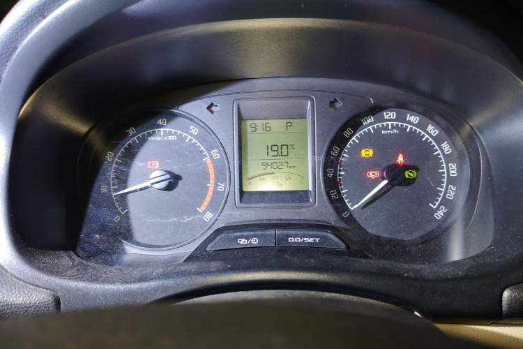 Used Skoda Fabia 2014 1.4L Automatic Crystal Edition Odometer Close Up