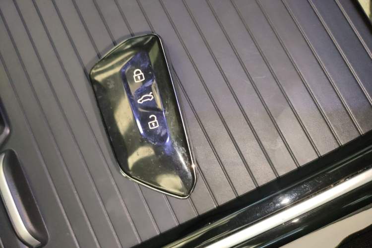 Used Volkswagen ID.6 CROZZ 2022 Standard Range PURE Edition Vehicle Key