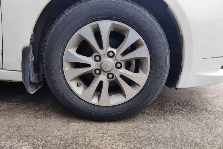 Used Soueast V5 Lingzhi 2015 Plus 1.5L Manual Smart Edition Right Front Wheel Hub