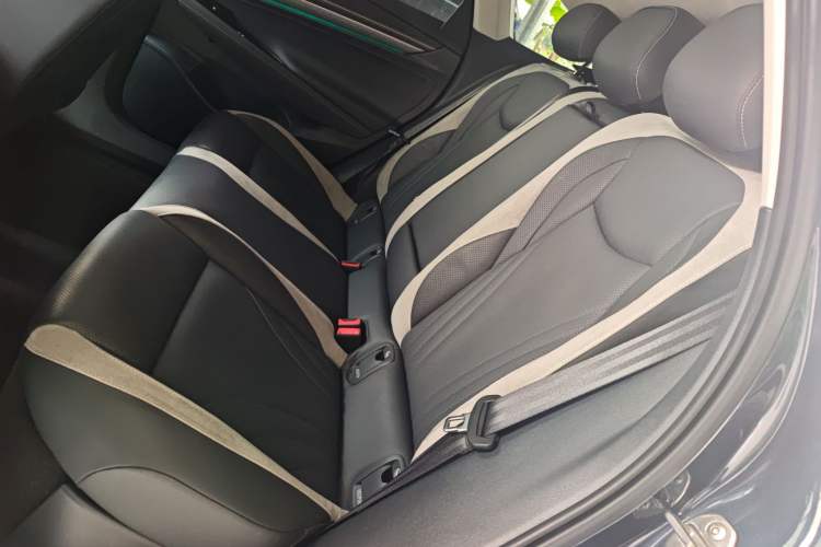 Used Volkswagen ID.7 VIZZION 2024 PRO Model Left Rear Seat