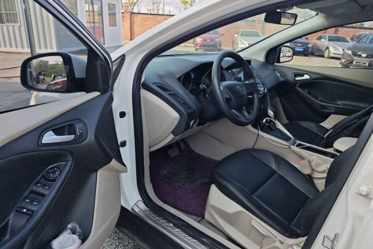 Used Ford Focus 2017 Sedan 1.6L Automatic Comfort Plus SmartDrive Edition
