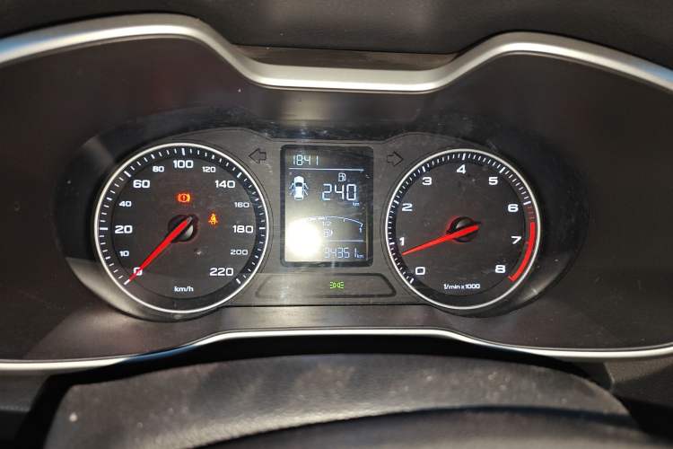 Used MG ZS 2017 1.5L Manual Deluxe Internet Edition