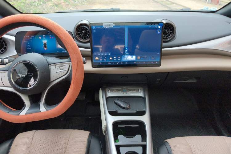 Used BYD Dolphin 2025 Intelligent Driving Version 410 km Fashion Edition
