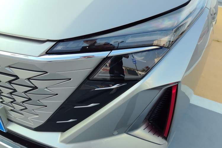 Used CHANGAN OSHAN Z6 2022 Blue Whale 1.5T DCT Luxury Model