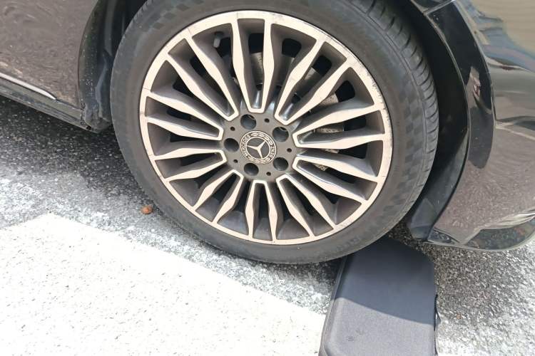 Used Mercedes-Benz E-Class 2015 Facelift E 260 L Luxury Edition
