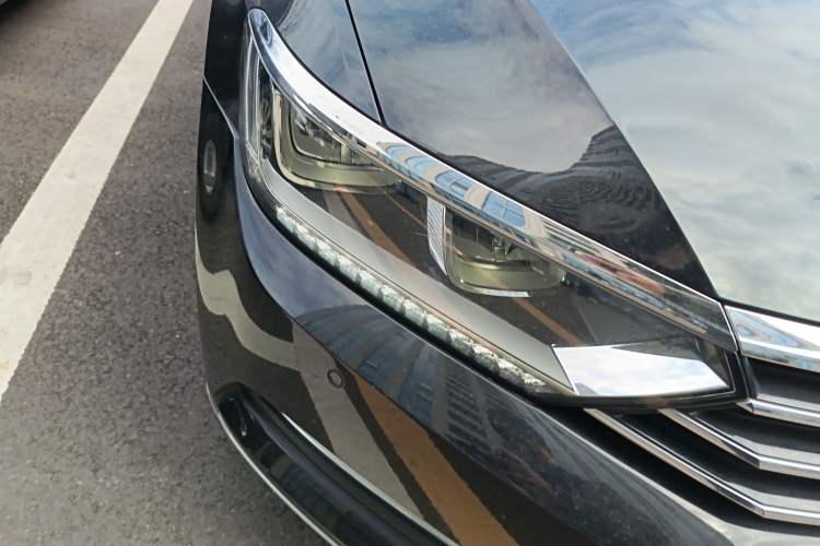 Used Volkswagen Magotan 2017 380TSI DSG Luxury Model Right Front Headlight