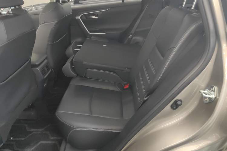 Used Toyota RAV4 2022 2.0L CVT Two-Wheel Drive Fashion Edition
