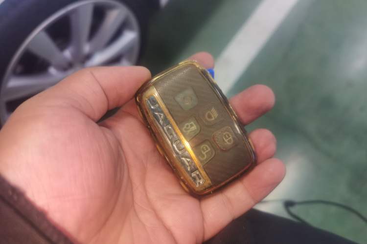 Used Jaguar XF 2015 XF 2.0T 80th Anniversary Limited Edition Luxury Model Interior 1