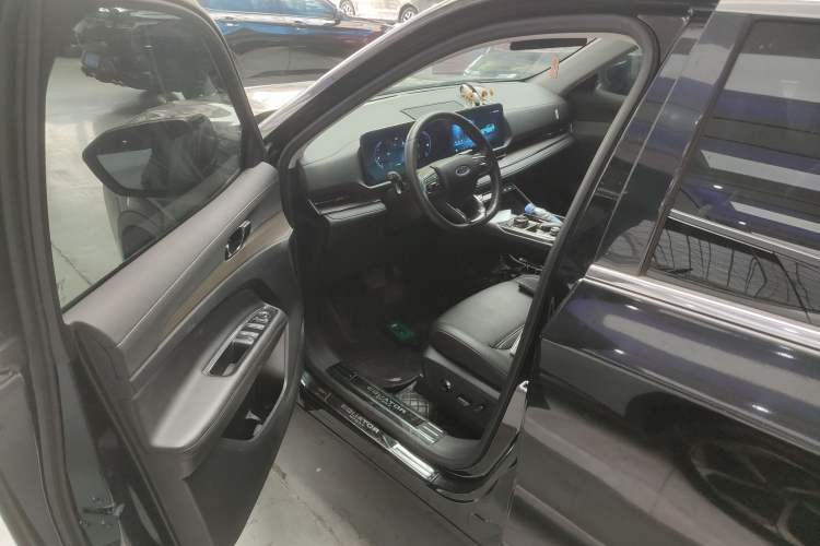 Used Ford Equator Sport 2022 EcoBoost 170 Platinum Edition Driver Seat