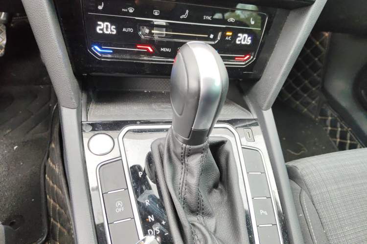 Used Volkswagen Variant 2021 2.0T Comfort Edition Gear Lever