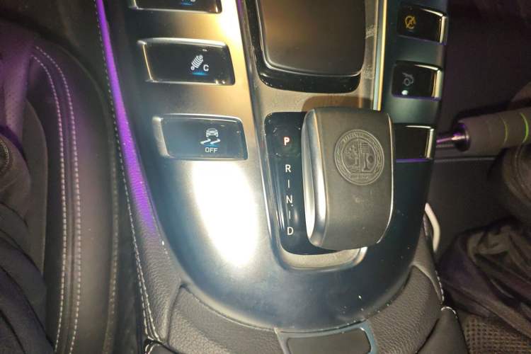 Used Mercedes-Benz AMG GT 2019 AMG GT 50 four-door sports car Gear Lever