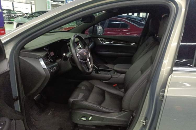 Used Cadillac XT5 2018 28E Four-Wheel Drive Tech Version
