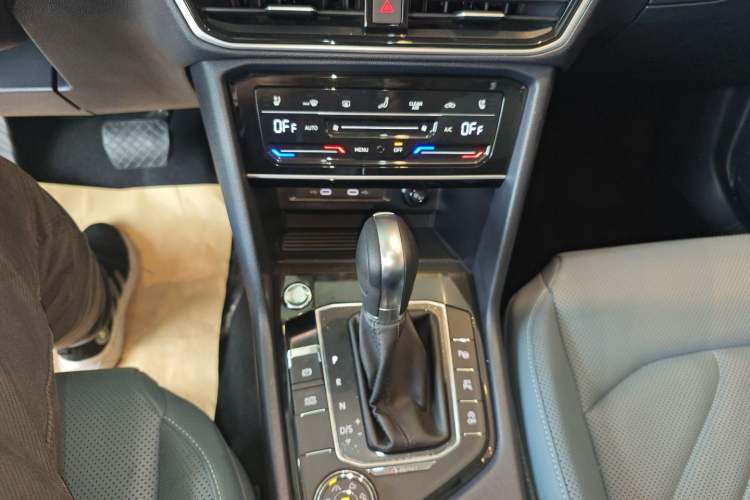 Used Volkswagen Tharu 2023 330TSI Four-Wheel Drive Moon Luxury Edition Gear Lever