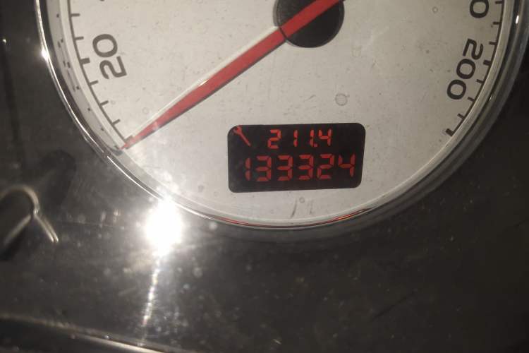 Used Peugeot 307 2012 Hatchback 1.6L Manual Comfort Edition Odometer Close Up