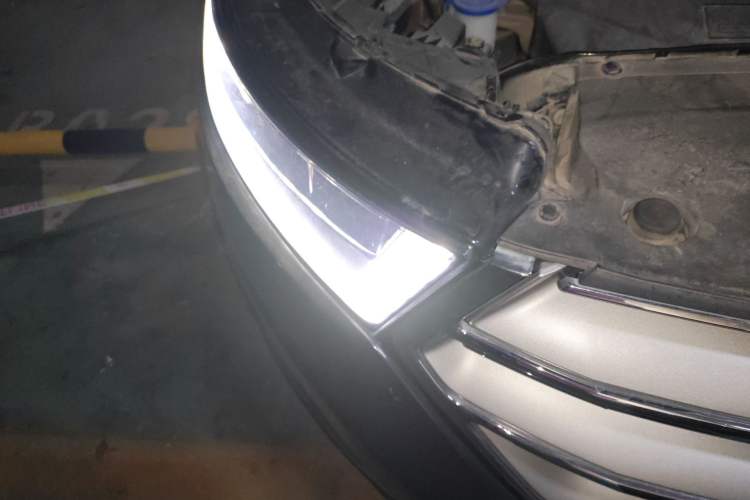 Used Ford Edge 2015 2.0T GTDi Two-Wheel-Drive High-Line Version