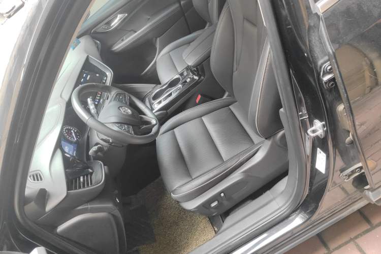 Used Buick Envision 2022 Encore S 552T Two-Wheel-Drive Luxury Model