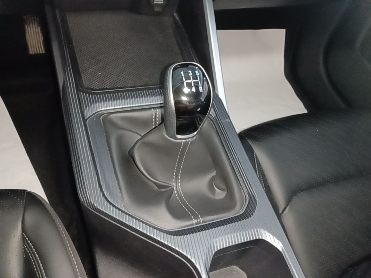 Geely Auto Emgrand 2022 4th Generation 1.5L Manual Luxury Model — снимка 16