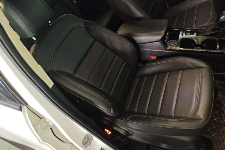 Used Ford Kuga 2019 EcoBoost 180 Two-Wheel-Drive Platinum Edition China VI Standard