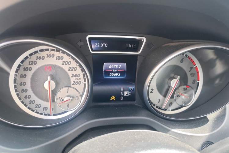 Used Mercedes-Benz GLA 2016 GLA 200 Fashion Model Odometer Close Up