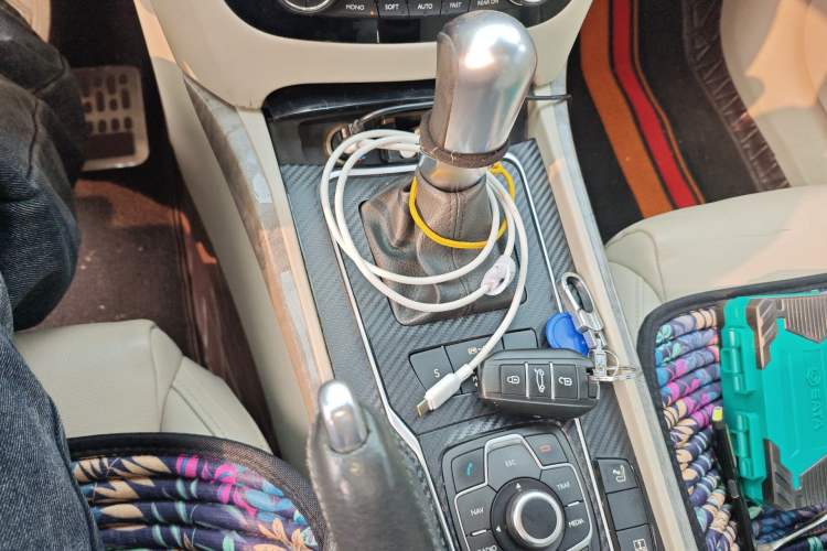 Used Peugeot 508 2011 2.3L Automatic Flagship Edition Gear Lever