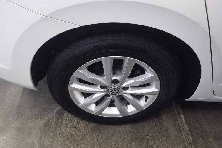 Used Volkswagen Touran 2016 Volkswagen Touran L 280TSI DSG Comfort Edition Right Rear Wheel Hub