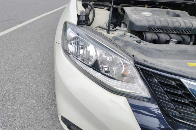 Used Nissan Tiida 2019 1.6L CVT Cool Edition China VI Standard Right Front Headlight