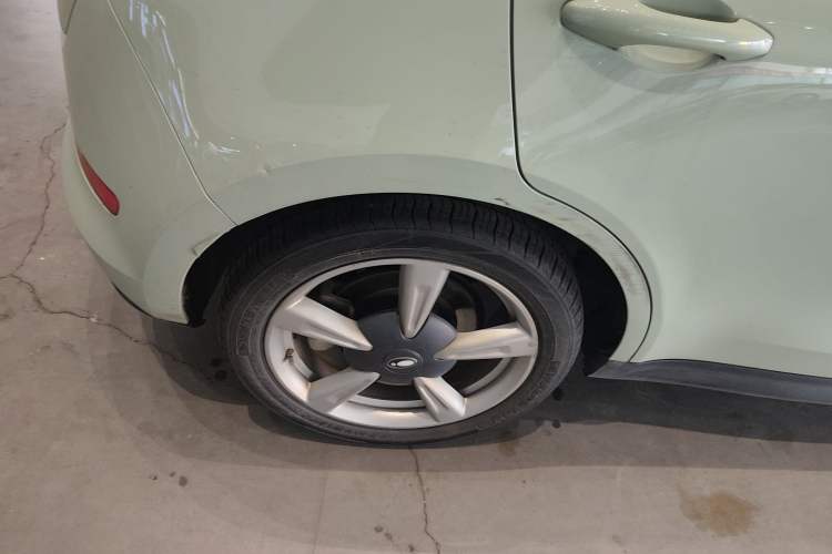 Used ORA Good Cat 2023 401 km Standard Range Luxury Version Lithium Iron Phosphate Exterior 2