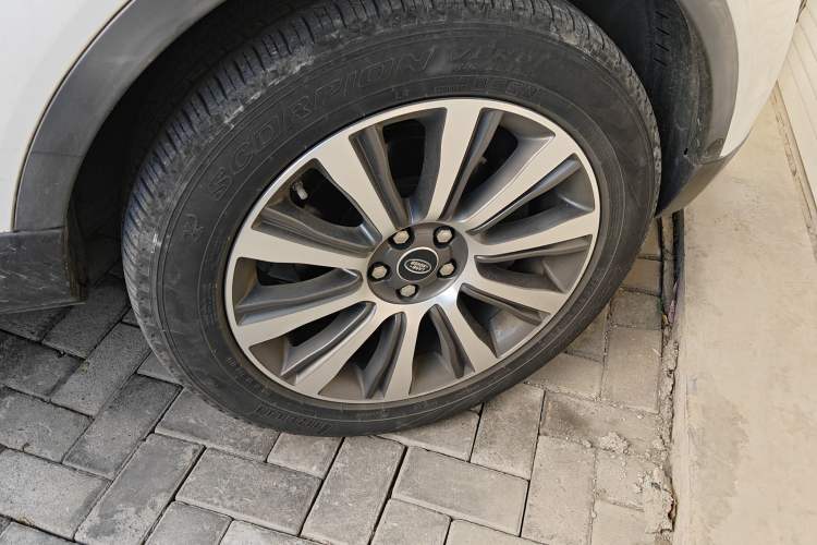 Used Land Rover Range Rover Evoque 2018 240 PS SE Smart Brilliance Edition