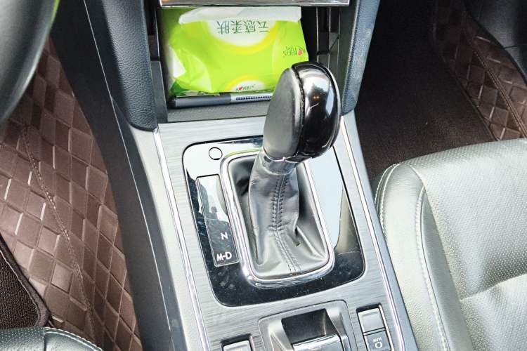 Used Subaru Outback 2020 2.5i Sport Navigation Edition with EyeSight Gear Lever