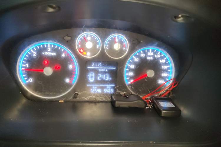 Used Foton Toano 2023 Urban Edition Van 2.0T Manual Short Wheelbase Mid-Height Roof Rear Single Tire 3-Seater