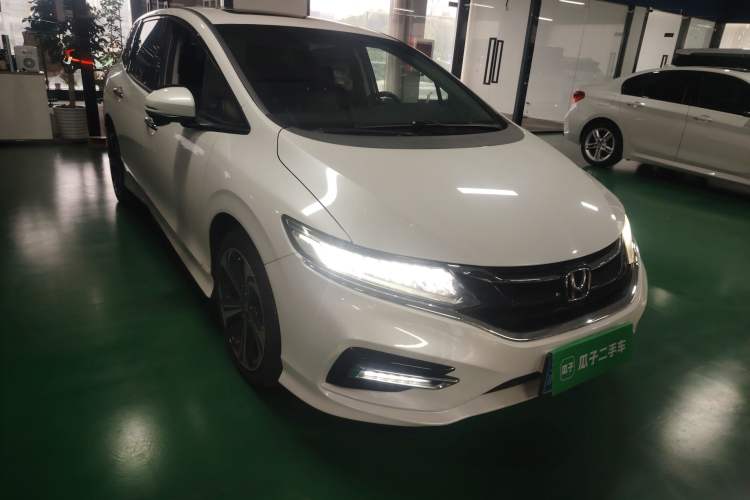 Used Honda Jade 2017 210 TURBO CVT Luxury Edition 5 Seats Front Right 45 Deg