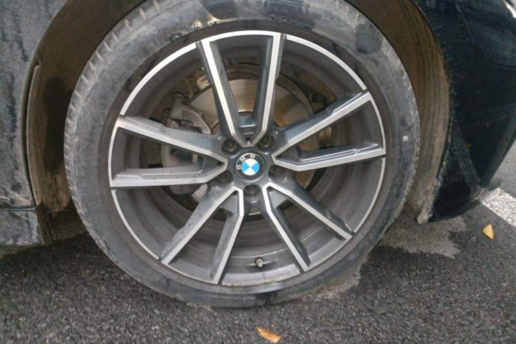 Used BMW 3 Series 2021 Facelifted 320Li M Sport Package Right Front Wheel Hub