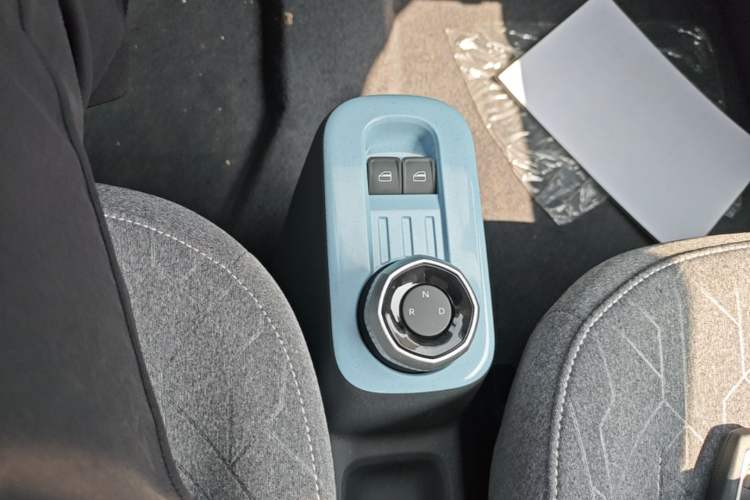 Used Geely Galaxy Panda 2024 Panda Mini 200km Endurance Bear
