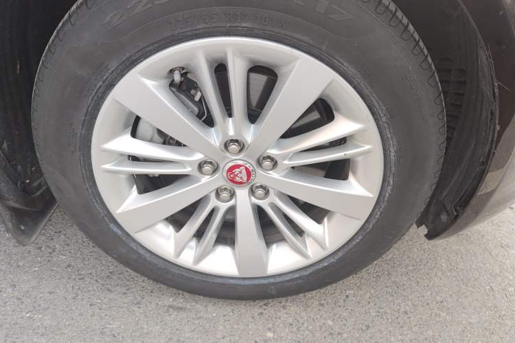 Used Jaguar XFL 2017 XFL 2.0T 240PS Luxury Edition Right Front Wheel Hub