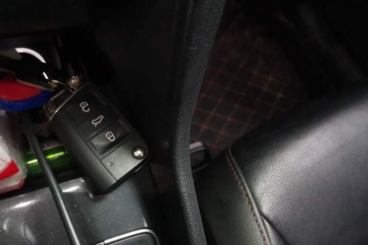 Used Volkswagen Golf Sportsvan 2016 230TSI Automatic Luxury Version
