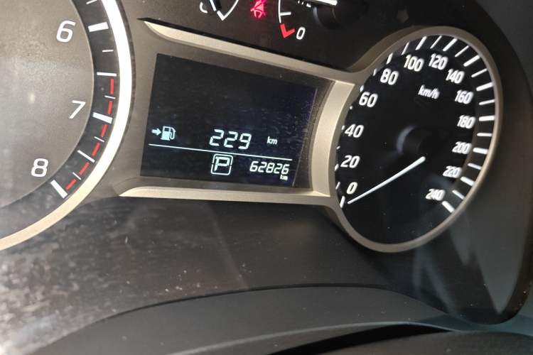 Used Nissan Lannia 2016 1.6L CVT Smart Cool Edition Odometer Close Up