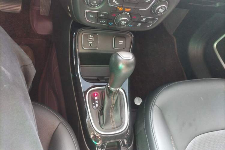 Used Jeep Compass 2019 220T Automatic Family Edition