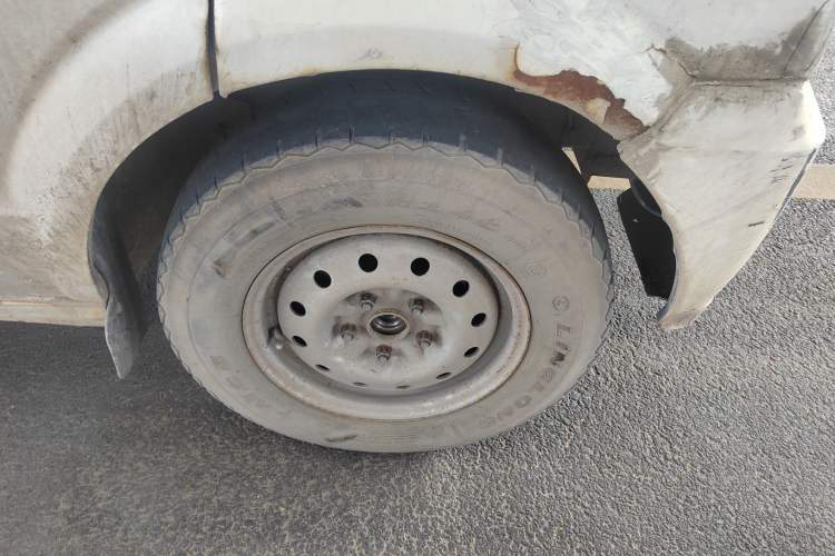 Used Dongfeng Xiaokang C37 2012 1.4L Standard Edition DK13-06 Right Front Wheel Hub