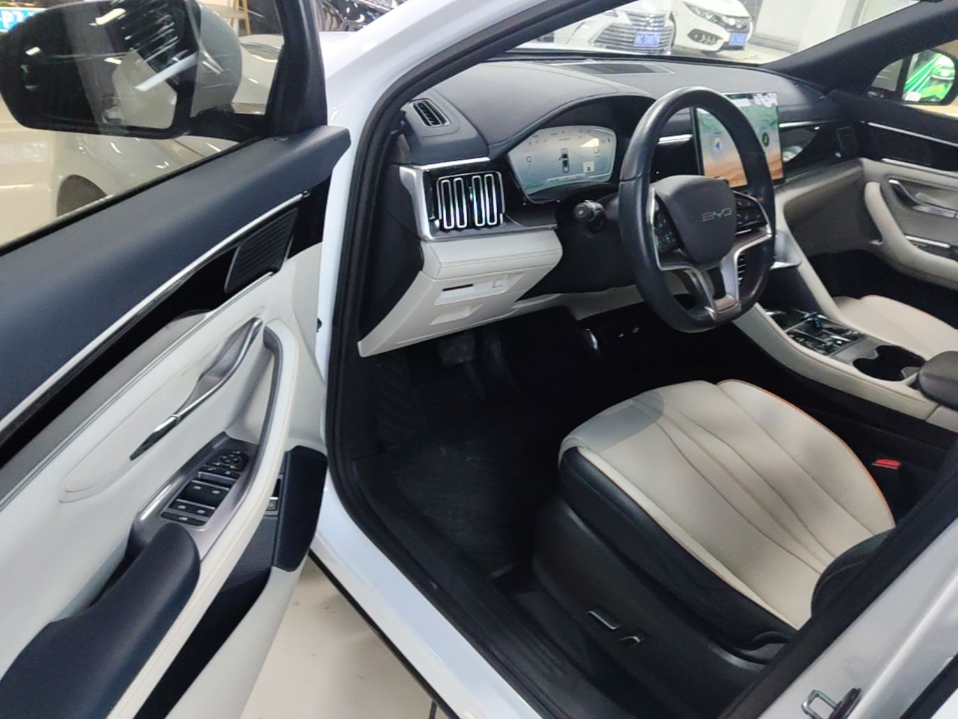 BYD Song PLUS New Energy 2024 Honor Edition EV 520km Flagship Model — снимка 18