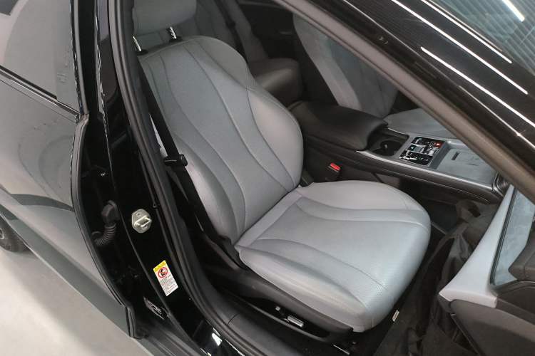 Used BYD Seal 2024 HONOR Edition DM-i 1.5L 121km Luxury Model
