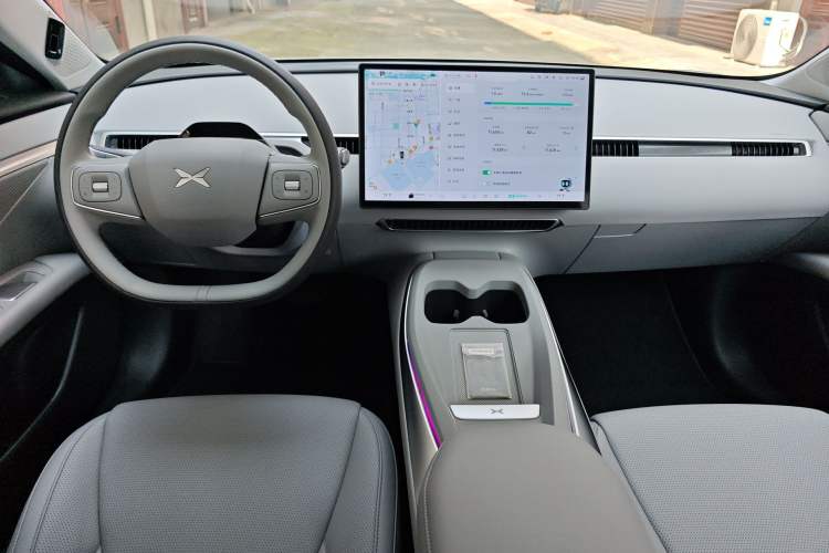 Used XPeng MONA M03 2025 600 with Ultra-Long Range Max Center Console